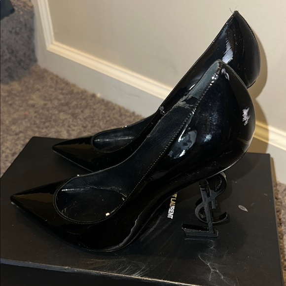 Saint Laurent Black Heels with Pointed Toe and Stiletto Heel - Picture 3 of 6
